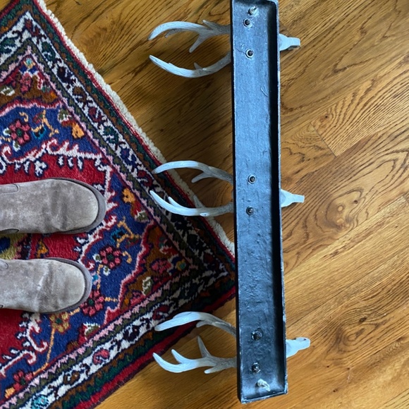 3 Deer Head Metal Coat Rack - Picture 7 of 7